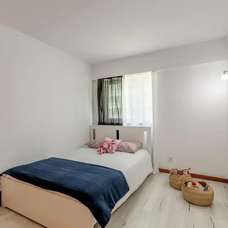 Spacious 3-bedroom Near Airport Lisboa