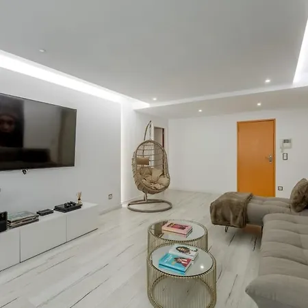 Spacious 3-bedroom Near Airport