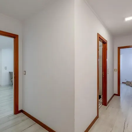 Spacious 3-bedroom Near Airport