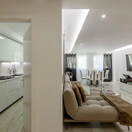 Spacious 3-bedroom Near Airport Apartment Lissabon