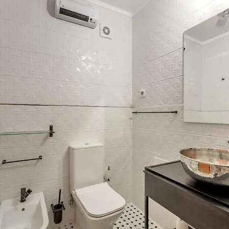 Apartment Spacious 3-bedroom In