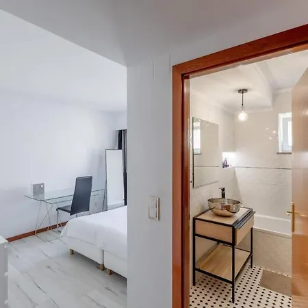 Spacious 3-bedroom In Apartment