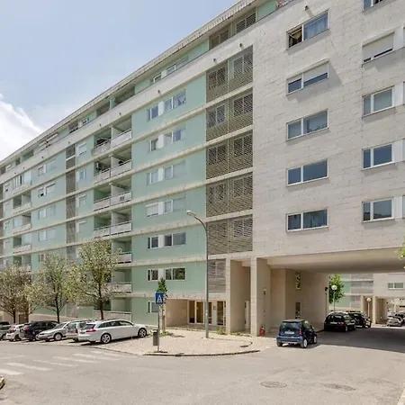 Apartment Spacious 3-bedroom In *