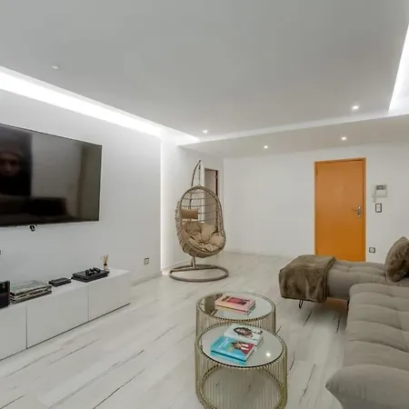 Apartment Spacious 3-bedroom Near Airport