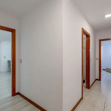Spacious 3-bedroom Near Airport * Lissabon