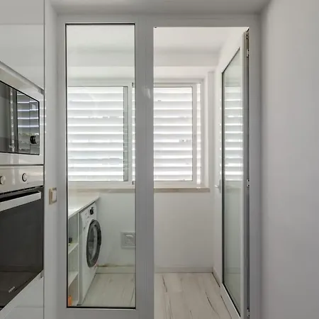 Spacious 3-bedroom In Apartment Lisbon