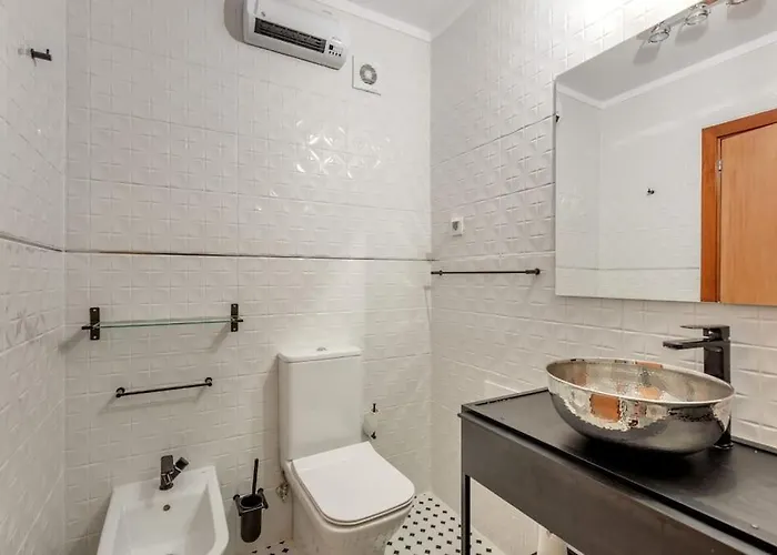 公寓 Spacious 3-bedroom Near Airport