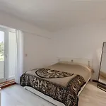 Spacious 3-bedroom Near Airport