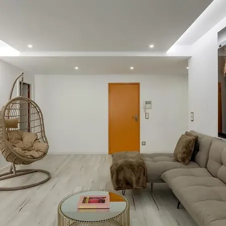 Spacious 3-bedroom In Apartamento Lisboa