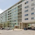 Apartamento Spacious 3-bedroom Near Airport *
