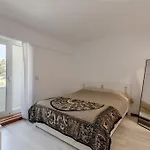 Spacious 3-bedroom Near Airport Apartamento Lisboa