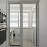 Spacious 3-bedroom Near Airport Apartamento Lisboa